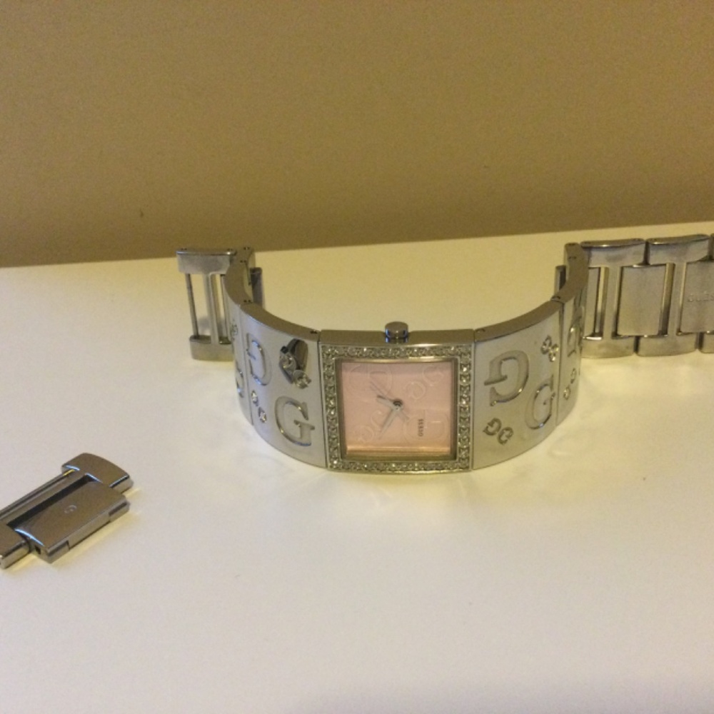 Guess cuff watch - Picture 3 of 3